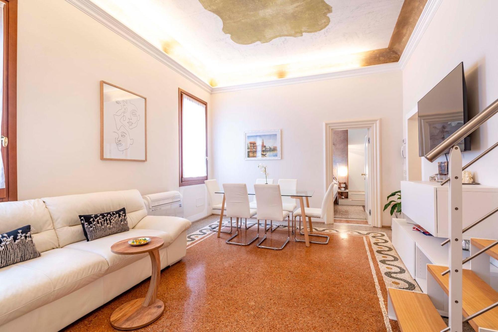 Ca' Pestrin Suite House - San Marco Square เวนิส ภายนอก รูปภาพ